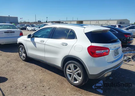 2020 Mercedes-Benz Gla 250 z USA, uszkodzony, nr VIN WDCTG4EB7LJ650138